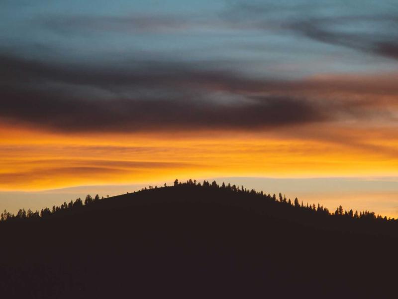 数字游民<br>qyh4jna.cn 巴厘岛办公桌